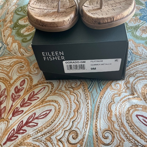 DORADO PLATINUM SANDAL SIZE 9 - Picture 3 of 3